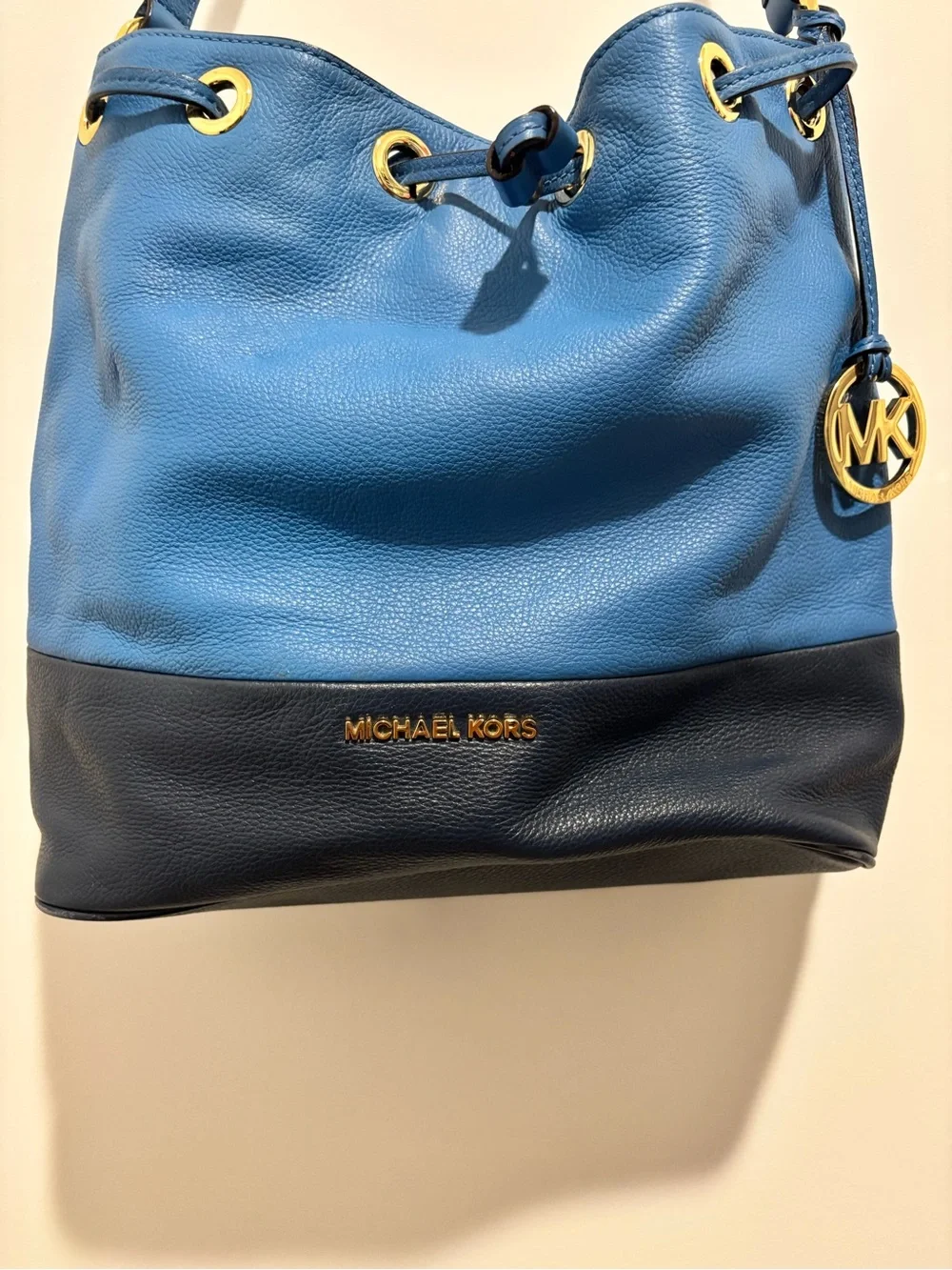 💕Michael Kors Blue Leather Drawstring Shoulder Bag💕